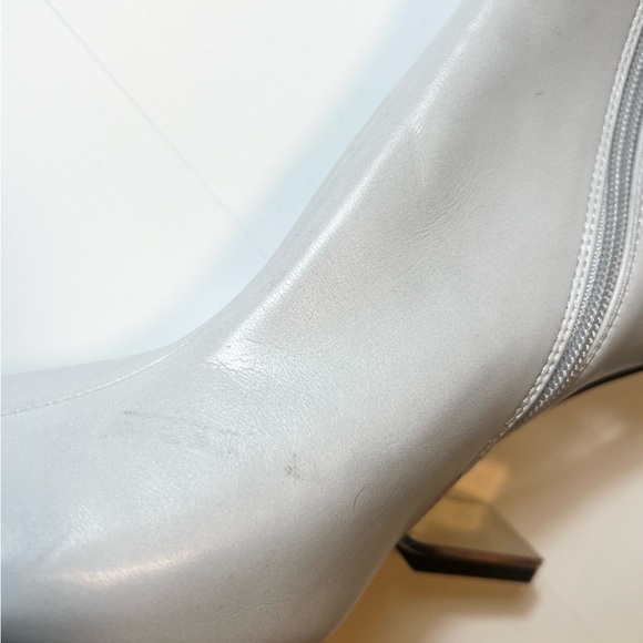 JEFFREY CAMPBELL LIGHT GREY HIDDEN HEEL ANKLE BOOTS SIZE 8 - Picture 4 of 7